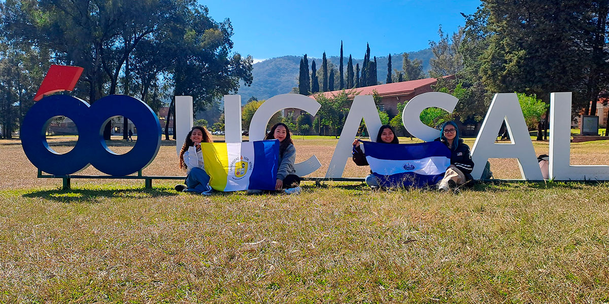 Alumnas de comunicación realizan intercambio en Argentina 