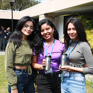 “UDB Plus” acerca programas y servicios a estudiantes en una nueva edición 