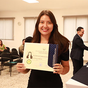 Nueva generación de biomédicos UDB recibió credenciales de la Junta de Vigilancia de la Profesión Médica 