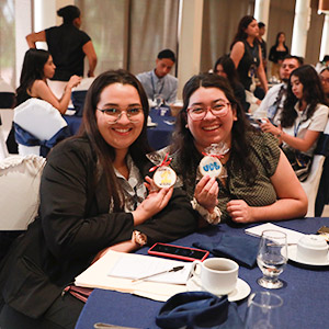 Profesionales y estudiantes UDB convergen en Simposio de Turismo 