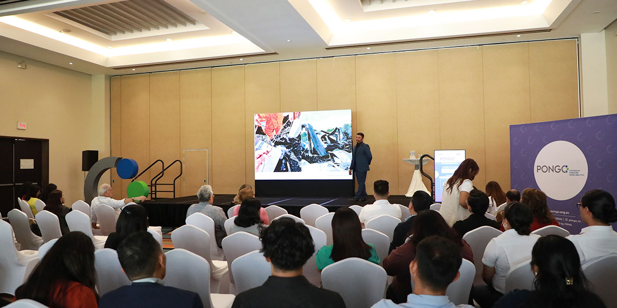 Escuela de Eléctrica y grupo de afinidad SIGHT UDB presentan en PONGO SUMMIT 2025 