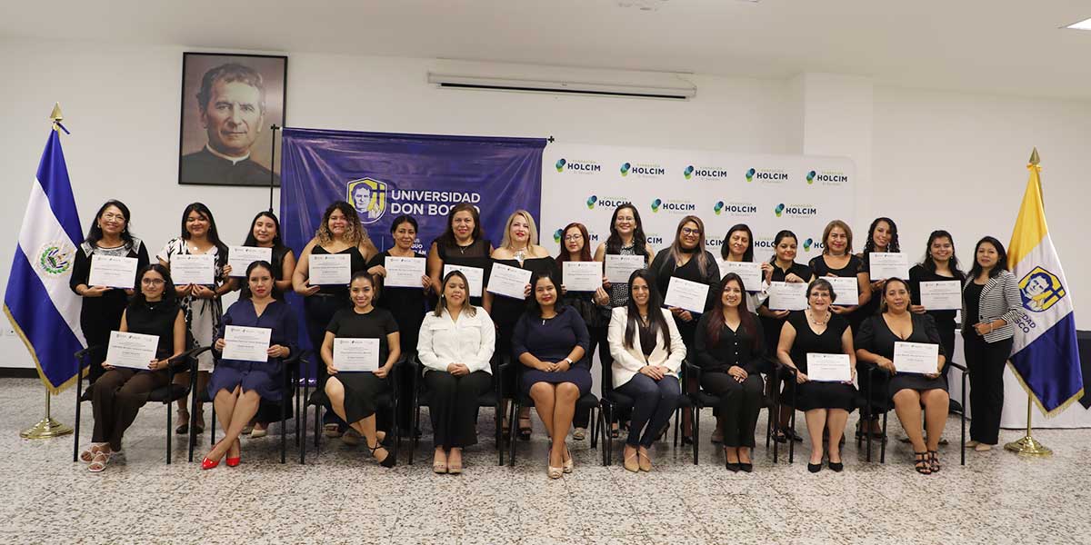 Un nuevo grupo de mujeres concluye con éxito el Diplomado Introducción a la Construcción 
