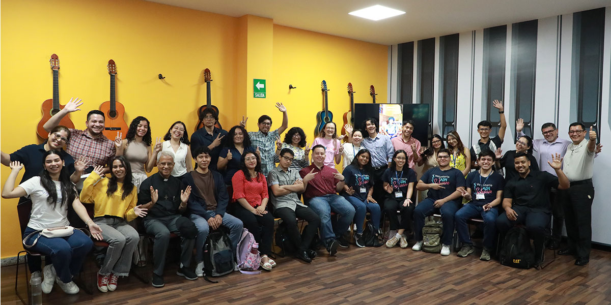 Universidad Don Bosco recibe con entusiasmo la visita del P. George Thadathil, Coordinador General de las IUS 