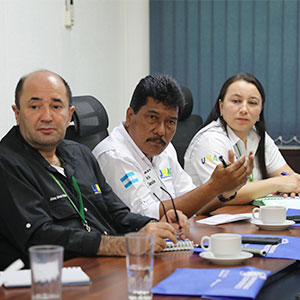 Universidad Nacional de Agricultura de Honduras visitan la UDB para conocer sus procesos de mejora continua 
