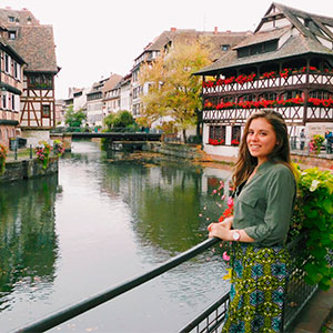 Historias que inspiran: Lorena Zeledón, una ingeniera mecatrónica UDB que triunfa en Alemania 