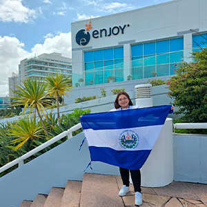 Estudiante de Ingeniería en Ciencias de la Computación participa en congresos internacionales en Uruguay 