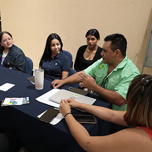 Estudiantes de Idiomas promueven el ecoturismo sostenible en el Foro Interuniversitario de Ecoturismo 2025 