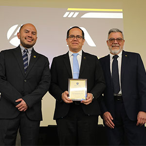 Universidad Don Bosco recibe reconocimiento regional por su liderazgo y compromiso con la cultura de la calidad 
