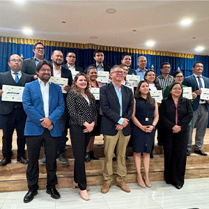 Docente de la Escuela de Ingeniería Eléctrica de la UDB fortalece capacidades en investigación aplicada a las MYPE 