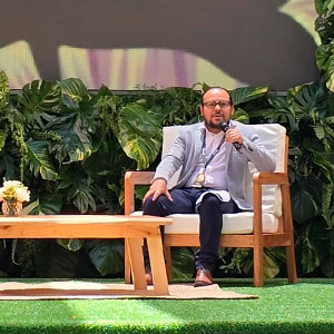 UDB presente en cumbre sobre inteligencia artificial soberana 