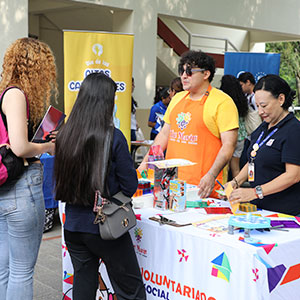 UDB FORTALECE SU COMPROMISO CIUDADANO CON NUEVA FERIA DE SERVICIO SOCIAL 