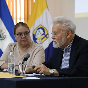 UDB realiza conferencia sobre la preservación del enfoque STEM y la gestión del conocimiento 