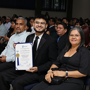Universidad Don Bosco celebra la septuagésima tercera graduación de nuevos profesionales 
