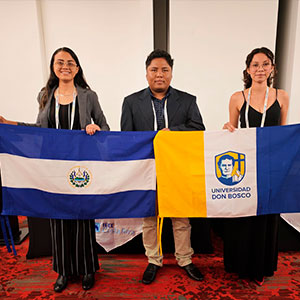 Estudiantes UDB destacan en investigación e innovación en CONESCAPAN 2026 