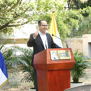 UDB coloca la primera piedra del nuevo Centro Pastoral "Presbítero Salvador Cafarelli" 