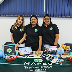 Estudiantes UDB presentan propuestas innovadoras en la Feria Emprendedora Universitaria Ciclo 02-2026 