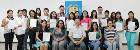 Impression Apparel Group apoya con becas a estudiantes de la UDB