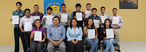 Aeroman y Aeroman Nonualcos apoyan con becas a estudiantes de la UDB