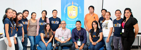 Jóvenes que impulsan el intercambio de conocimientos de la región