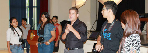 Estudiantes de las cátedras de fotografía de la ECOM y la EDGI exponen su talento creativo