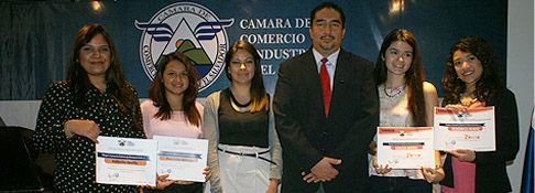 Diseñadores gráficos UDB participaron en concurso de refrescamiento de logo de la CCIES