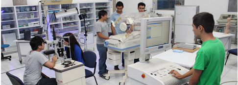 Ingeniería Biomédica recibe nuevamente acreditación internacional por la ACAAI