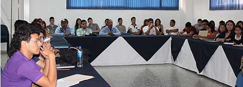 Comandos de Fuerzas Especiales imparte charla sobre el papel de la Fuerza Armada en la Sociedad
