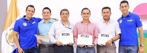 Desarrollan conversatorio sobre ser un ingeniero de Telecomunicaciones en El  Salvador