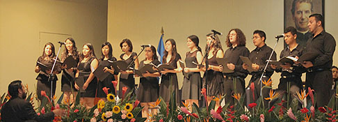 Coro Universitario UDB: Entre el entusiasmo y la pasión de vivir la música