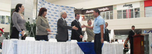 UDB COMPROMETIDA CON EL DESARROLLO PROFESIONAL DE LOS JÓVENES DE SOYAPANGO