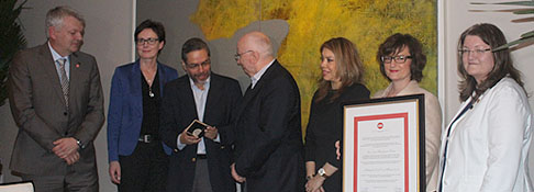 Rector UDB recibe Medalla BIB al mérito 2016