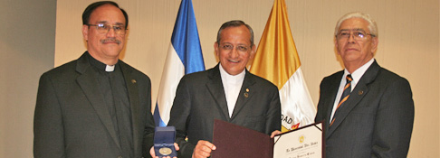 RECTOR MAYOR DE LOS SALESIANOS RECIBE DOCTORADO HONORIS CAUSA