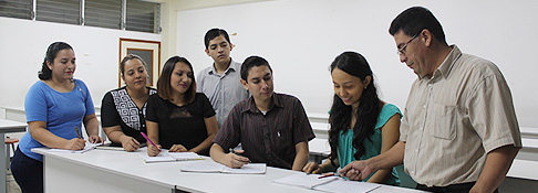 Docentes mejor evaluados ciclo 01-2016