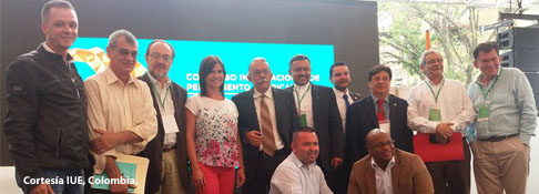 Héctor Grenni participa en Congreso Americanista