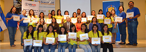 Alumnas de bachillerato concluyen campamento científico