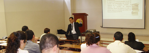 CAPACITAN A DOCENTES EN TEMAS FINANCIEROS