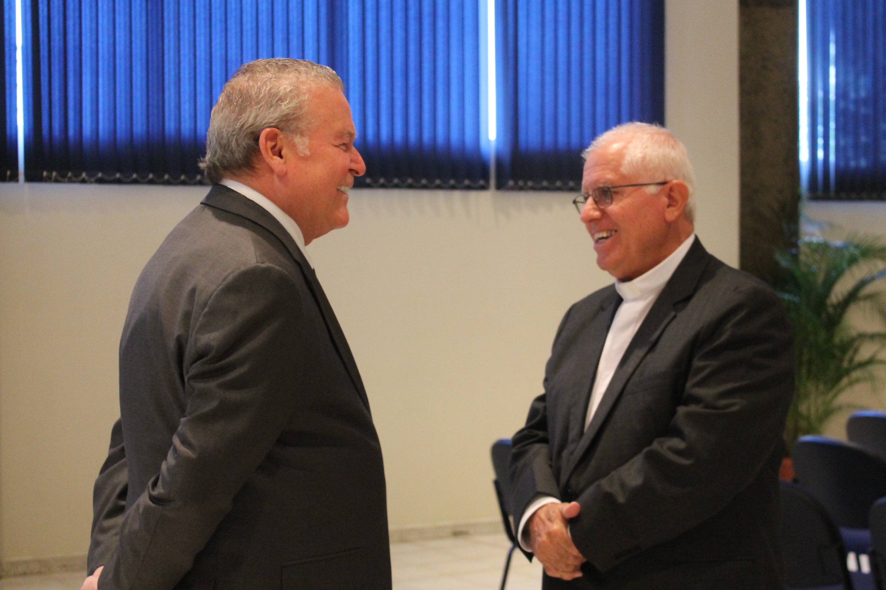 Don Roberto Murray Meza junto al Pbro. Salvador Cafarelli