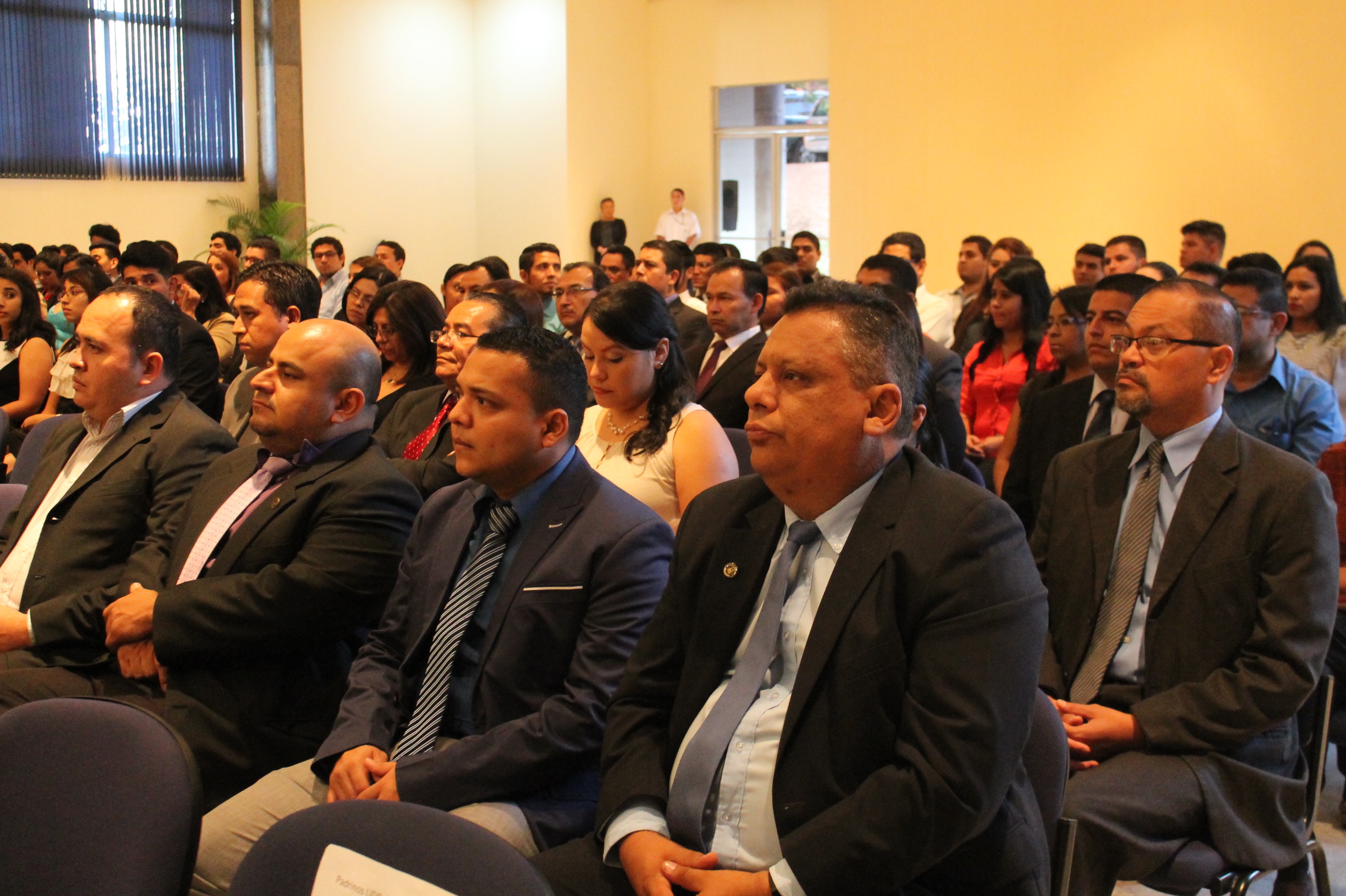 Ceremonia de investidura del Rector UDB