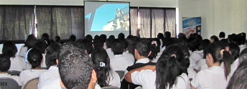 UNIVERSIDAD DON BOSCO FOMENTA ANÁLISIS SOCIO-CULTURAL
